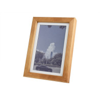 7.3inch ACeP 7-Color E-Paper with Solid Wood Photo Frame